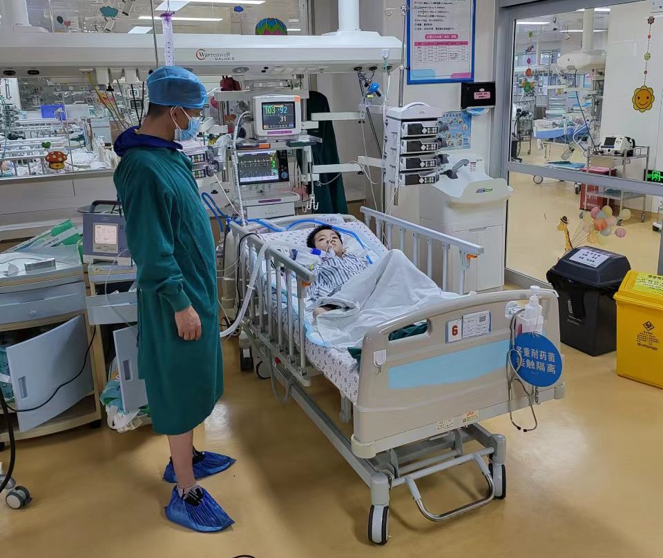 禄劝跨省救护车出租公司