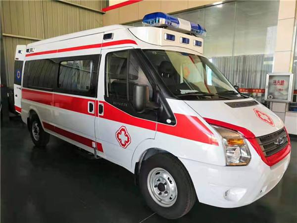 禄劝福特V362救护车